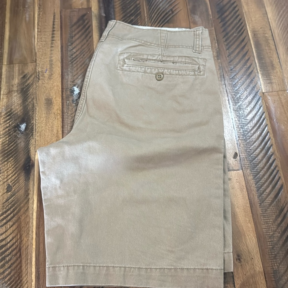 Old Navy Men's Tan Shorts